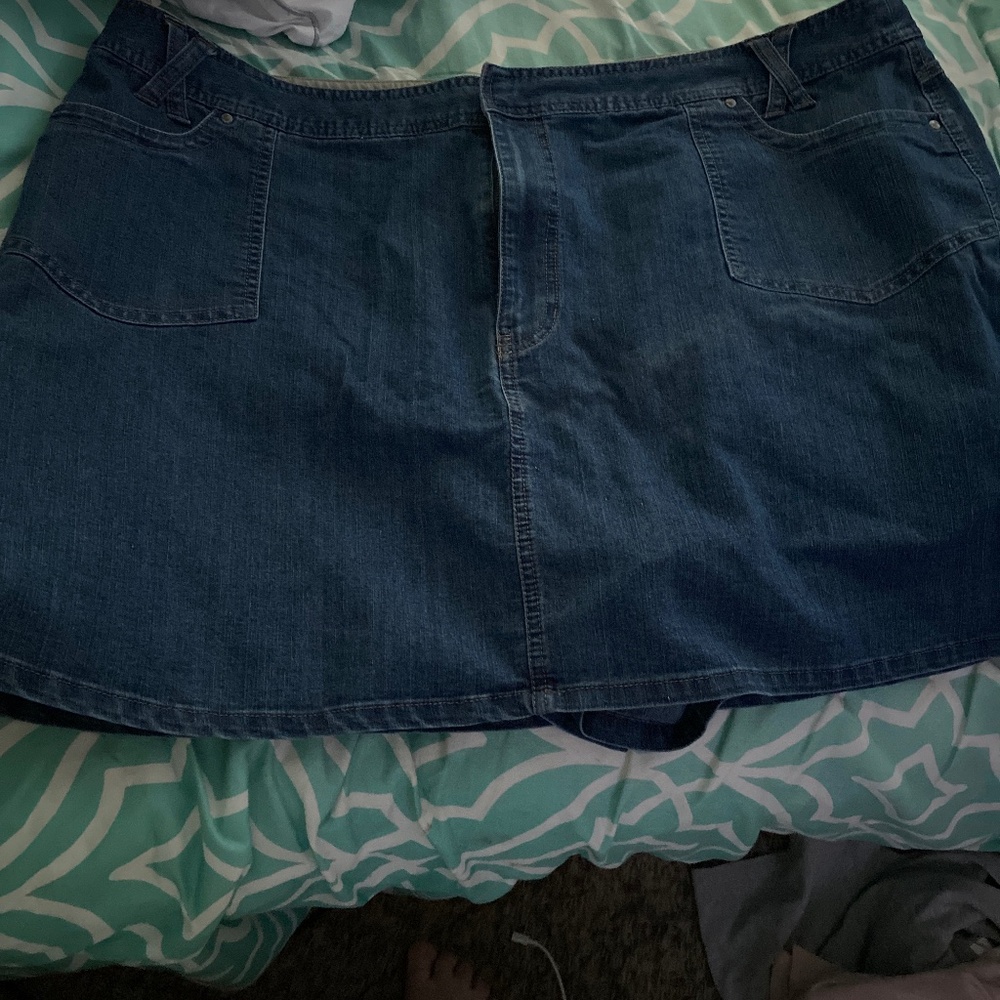 Short skirt